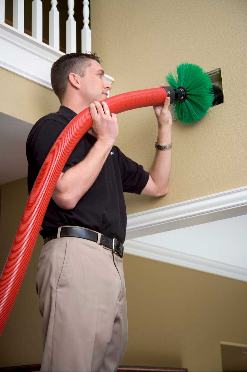 Air-Duct-Cleaning-man